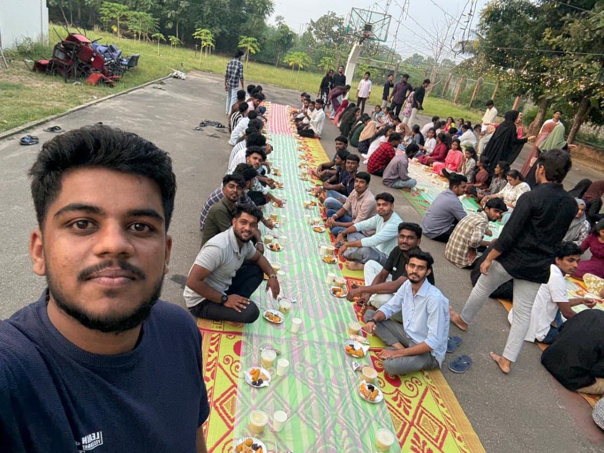 நோன்பு திறக்கும் நேரத்தில் — photo 1 of 5